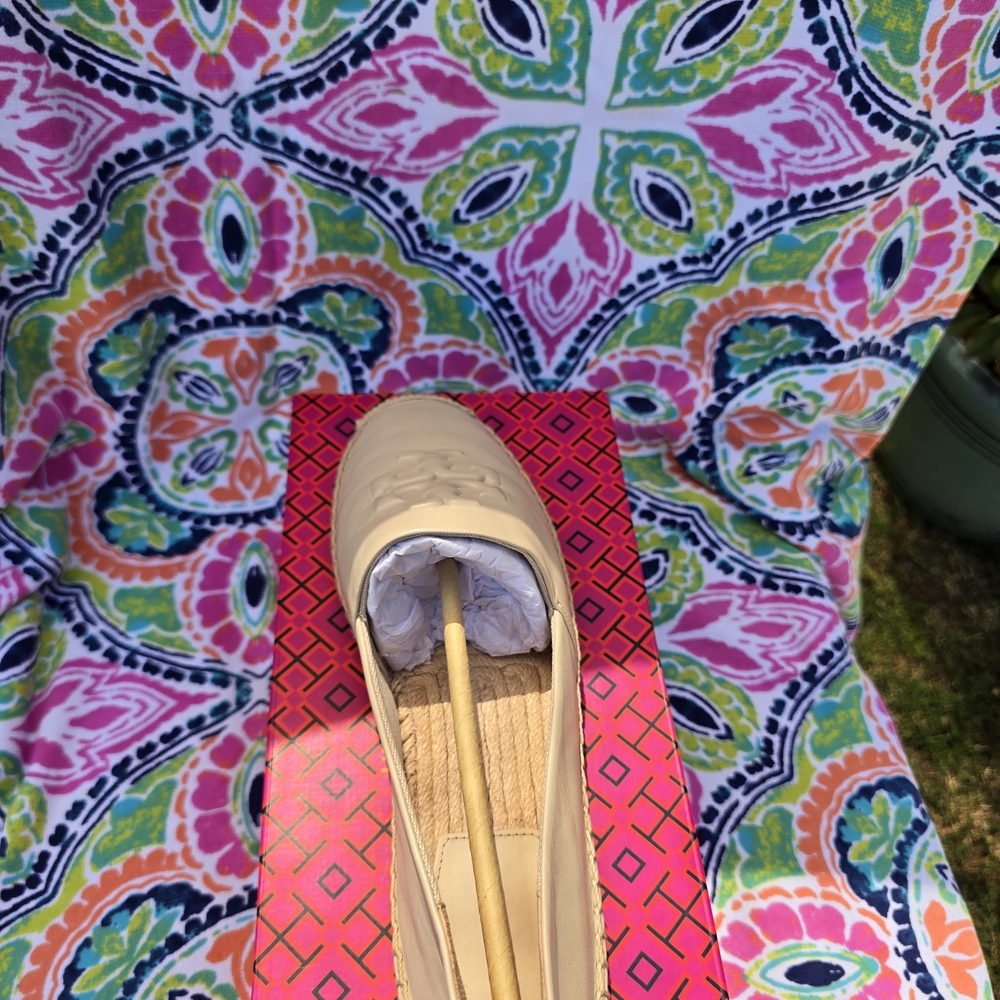 Tory Burch Cream Leather Espadrille Slip-On with Embossed Logo - Picture 7 of 8